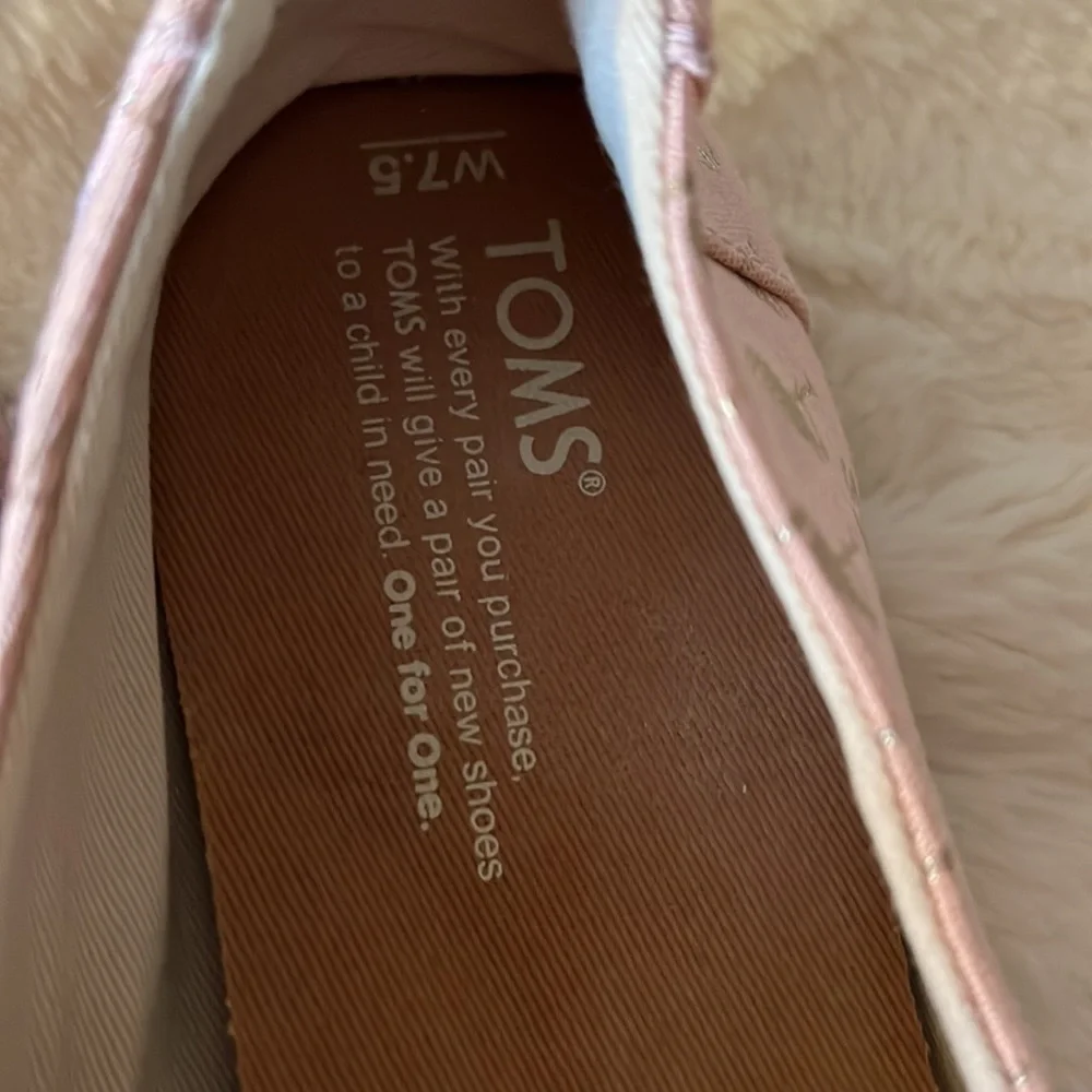 Sz7.5 Toms Pink Flamingo Sneakers - Picture 2 of 3